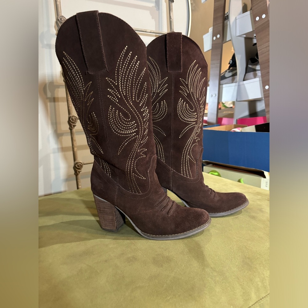 7.5 Womens cowboy knee tall boots very volatile brown brown suede look